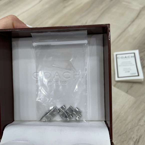 Womens Coach rectangle face silver watch NEEDS BATTERY - Picture 7 of 8